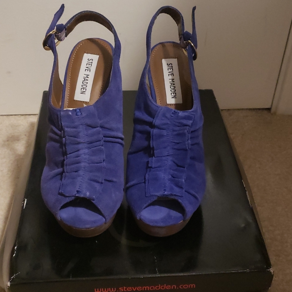 New! Steve Madden "Prego" blue suede heels 6